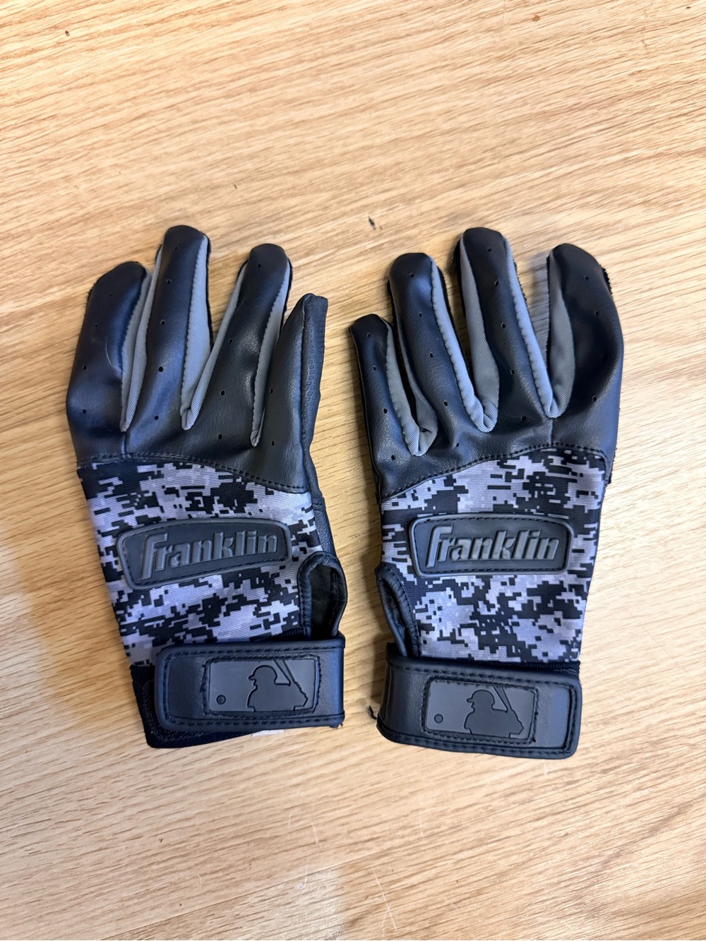 Franklin Youth Gray Digitek Camo Batting Gloves Youth Small